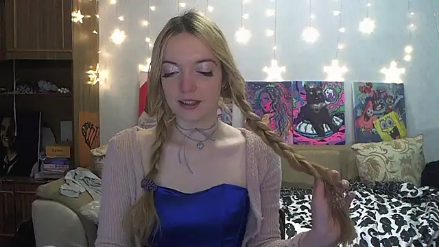 Snapshot of SecretSophia chatting on 01-01-25, 12:00 SecretSophia online show from 01-01-25, 12:00