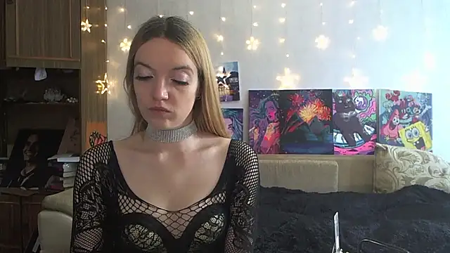 Snapshot of SecretSophia chatting on 02-14-25, 10:38 SecretSophia online show from 02-14-25, 10:38