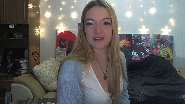 Snapshot of SecretSophia chatting on 02-19-25, 07:27 SecretSophia online show from 02-19-25, 07:27