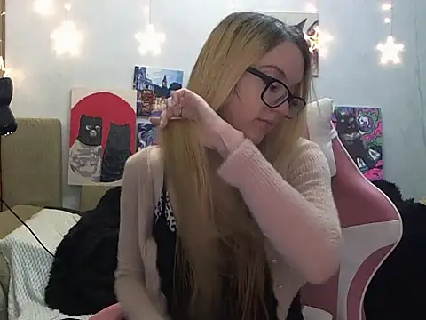 Snapshot of SecretSophia chatting on 09-20-25, 06:42 SecretSophia online show from 09-20-25, 06:42