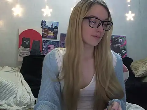 Snapshot of SecretSophia chatting on 09-25-25, 08:45 SecretSophia online show from 09-25-25, 08:45