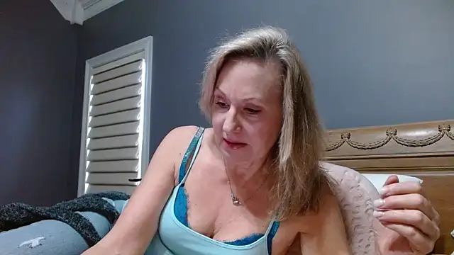 Lisaisluscious online show from 01-26-25, 03:03