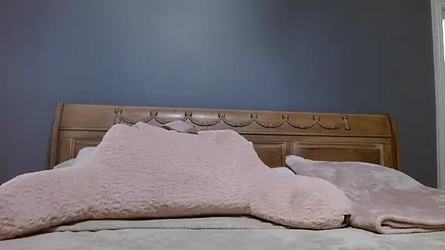 Snapshot of Lisaisluscious chatting on 10-20-25, 01:55 Lisaisluscious online show from 10-20-25, 01:55