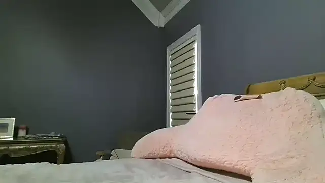 Snapshot of Lisaisluscious chatting on 10-28-25, 01:36 Lisaisluscious online show from 10-28-25, 01:36