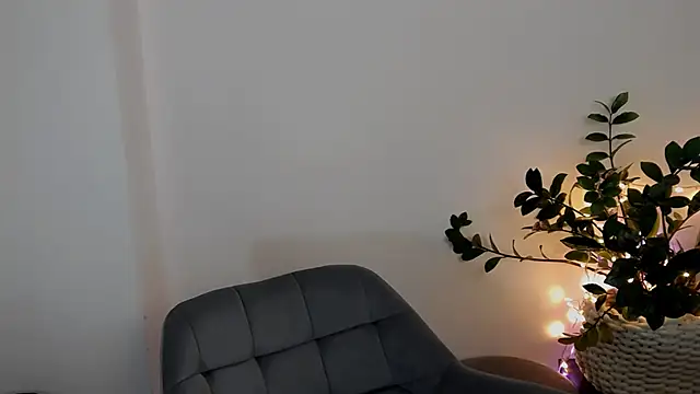 Snapshot of Xentthia chatting on 11-03-25, 08:59 Xentthia online show from 11-03-25, 08:59