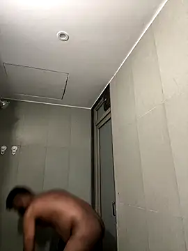 Snapshot of HIMSEXY chatting on 10-13-25, 01:44 HIMSEXY online show from 10-13-25, 01:44