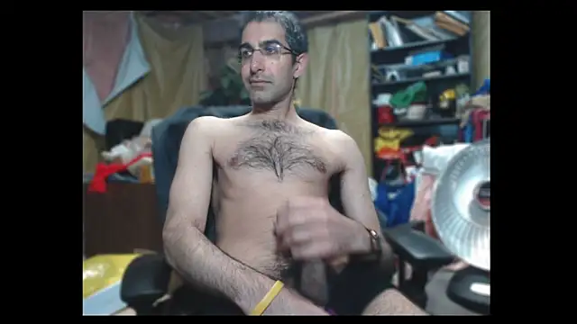 Snapshot of Gsmile1 chatting on 12-22-24, 09:53 Gsmile1 online show from 12-22-24, 09:53