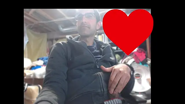 Snapshot of Gsmile1 chatting on 03-27-26, 08:30 Gsmile1 online show from 03-27-26, 08:30