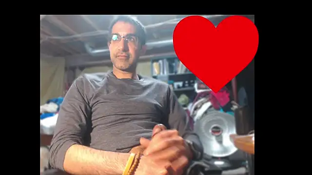 Snapshot of Gsmile1 chatting on 03-29-26, 05:02 Gsmile1 online show from 03-29-26, 05:02