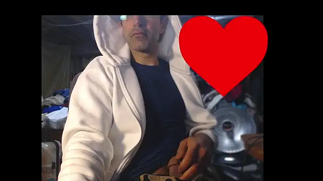 Snapshot of Gsmile1 chatting on 04-05-26, 03:53 Gsmile1 online show from 04-05-26, 03:53