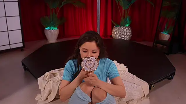 Snapshot of KittyCaitlin chatting on 11-13-25, 07:13 KittyCaitlin online show from 11-13-25, 07:13