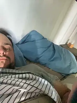 Snapshot of carlos01172011 chatting on 10-20-25, 10:38 carlos01172011 online show from 10-20-25, 10:38