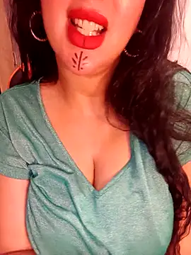 Queen sousou online show from 10-24-25, 07:54