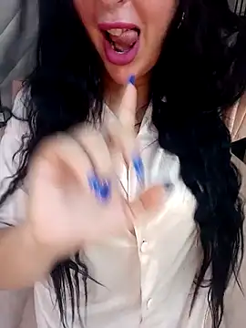 Queen sousou online show from 10-28-25, 09:39