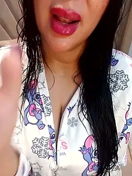 Queen sousou online show from 11-16-25, 01:39