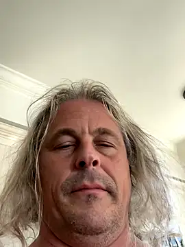 Snapshot of zeus337 chatting on 11-09-25, 04:05 zeus337 online show from 11-09-25, 04:05