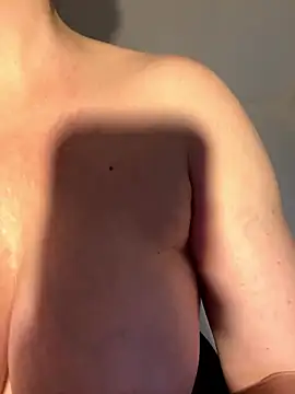 Snapshot of FemDom_RubyKnightXXO chatting on 01-15-26, 03:16 FemDom RubyKnightXXO online show from 01-15-26, 03:16