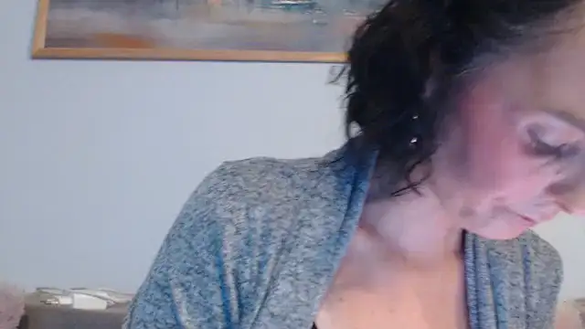 cleophee online show from 11-17-25, 07:14