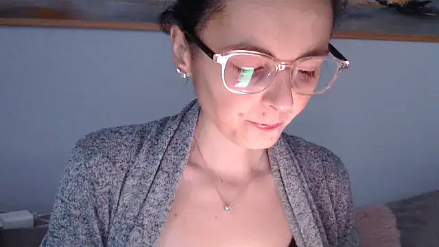 cleophee online show from 04-13-26, 05:46