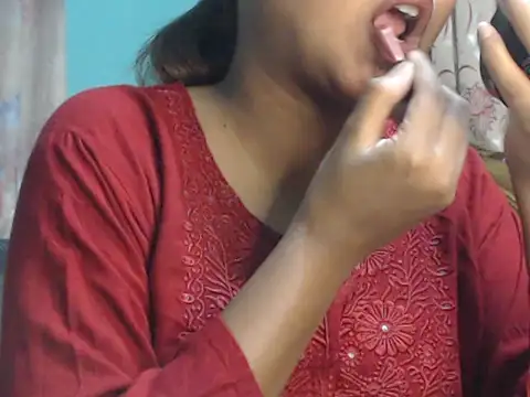 NancyRuvi online show from 10-08-25, 02:36