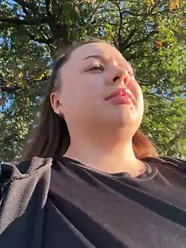 Snapshot of Sara_Slow chatting on 09-27-25, 02:22 Sara Slow online show from 09-27-25, 02:22