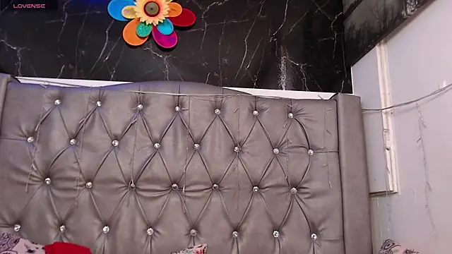 Snapshot of LAILAGUMMY chatting on 04-10-26, 02:11 LAILAGUMMY online show from 04-10-26, 02:11