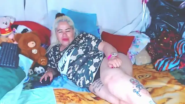 estrellita fugaz16x online show from 12-04-25, 04:33