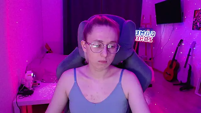 Snapshot of AnabelFrel chatting on 12-15-24, 12:40 AnabelFrel online show from 12-15-24, 12:40