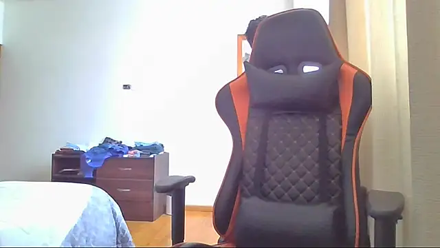 Alcastillov1 online show from 02-05-25, 08:04