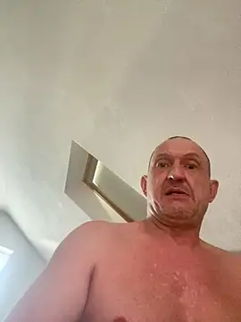 Snapshot of Vlad200472 chatting on 02-21-25, 01:55 Vlad200472 online show from 02-21-25, 01:55