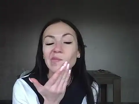 JulianaGold1 online show from 12-04-24, 03:32