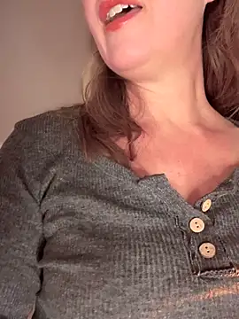 MaiseKnox online show from 10-19-25, 12:55