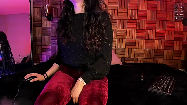 Snapshot of veronicafalcon chatting on 12-23-24, 05:54 veronicafalcon online show from 12-23-24, 05:54