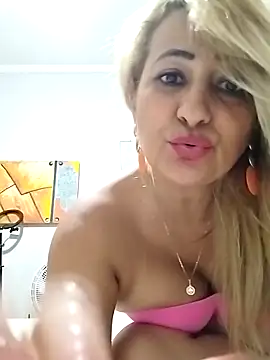 Snapshot of vivifernades chatting on 12-09-24, 04:37 vivifernades online show from 12-09-24, 04:37