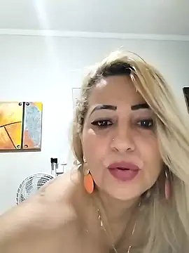 Snapshot of vivifernades chatting on 12-17-24, 11:39 vivifernades online show from 12-17-24, 11:39