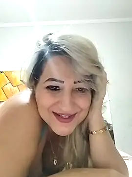 Snapshot of vivifernades chatting on 01-13-25, 02:11 vivifernades online show from 01-13-25, 02:11