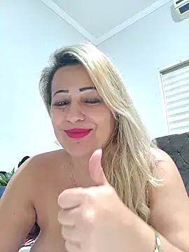 Snapshot of vivifernades chatting on 02-25-25, 03:31 vivifernades online show from 02-25-25, 03:31