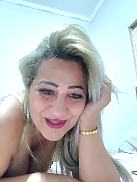 Snapshot of vivifernades chatting on 09-29-25, 11:37 vivifernades online show from 09-29-25, 11:37