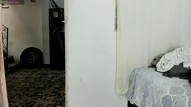 BlowMommy  online show from 01-07-25, 03:23