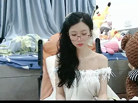 Snapshot of Cute_Ruby01 chatting on 09-23-25, 11:02 Cute Ruby01 online show from 09-23-25, 11:02