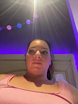 Snapshot of HotMilfMargo chatting on 02-16-25, 08:11 HotMilfMargo online show from 02-16-25, 08:11