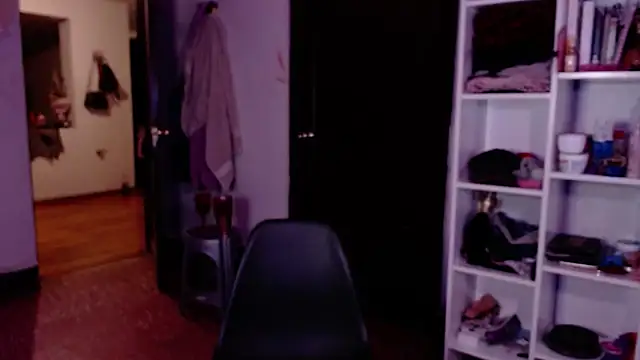 Snapshot of lil_daisy7 chatting on 12-10-24, 12:39 lil daisy7 online show from 12-10-24, 12:39