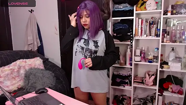 Snapshot of lil_daisy7 chatting on 01-14-25, 03:32 lil daisy7 online show from 01-14-25, 03:32