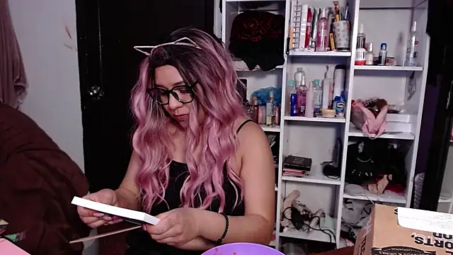 Snapshot of lil_daisy7 chatting on 01-31-25, 04:47 lil daisy7 online show from 01-31-25, 04:47