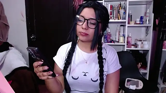 Snapshot of lil_daisy7 chatting on 02-01-25, 04:03 lil daisy7 online show from 02-01-25, 04:03