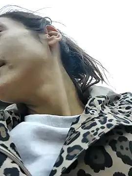 Snapshot of JoLeNe27 chatting on 10-27-25, 06:17 JoLeNe27 online show from 10-27-25, 06:17