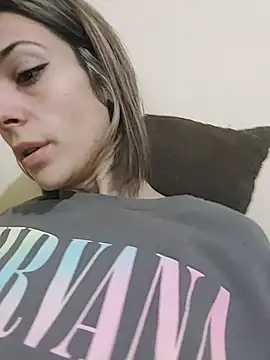 Snapshot of JoLeNe27 chatting on 12-03-25, 05:37 JoLeNe27 online show from 12-03-25, 05:37