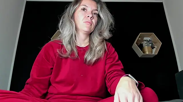 Snapshot of Alesys69 chatting on 10-27-25, 11:41 Alesys69 online show from 10-27-25, 11:41