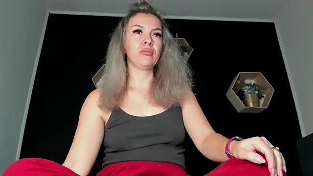 Snapshot of Alesys69 chatting on 11-09-25, 01:26 Alesys69 online show from 11-09-25, 01:26