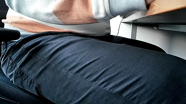 Snapshot of 69bezfleku chatting on 11-07-25, 02:17 69bezfleku online show from 11-07-25, 02:17